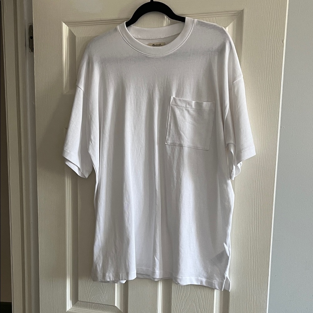 Men’s Classic White Pocket T-Shirt NEW
